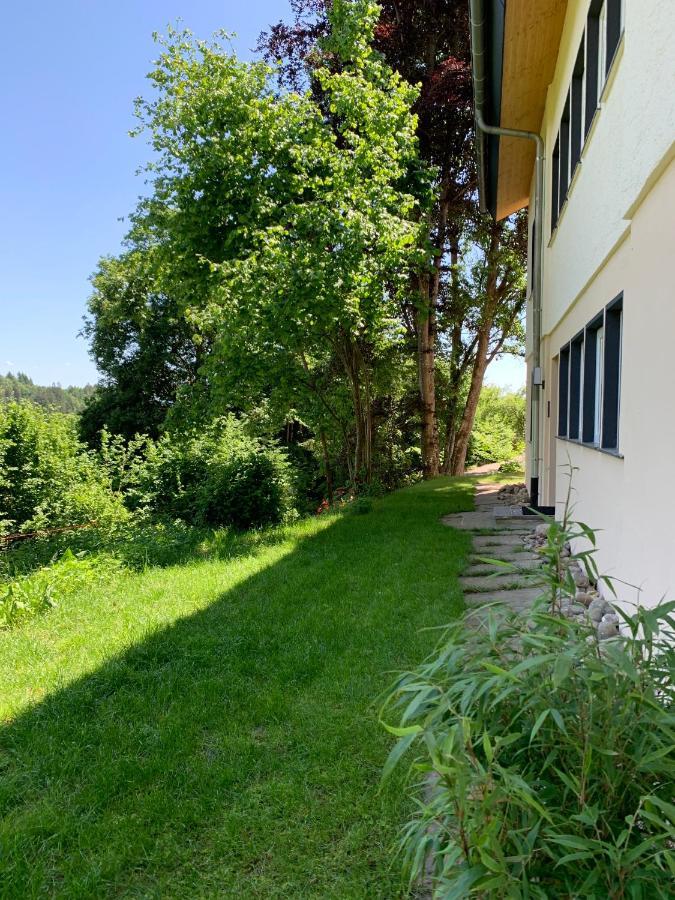 Apartment Moderne Im Gruenen Mit Privatem Garten